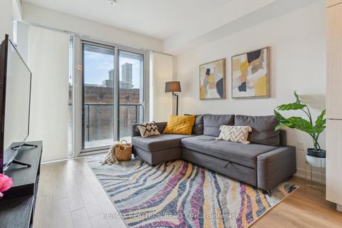Photo 14 at 325 - 158 Front Street E, Moss Park, Toronto