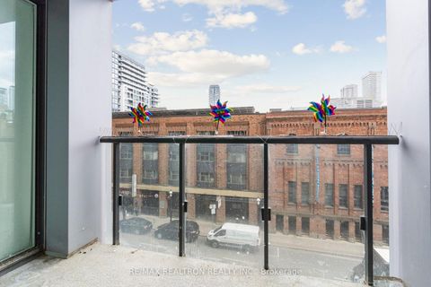Photo 15 at 325 - 158 Front Street E, Moss Park, Toronto