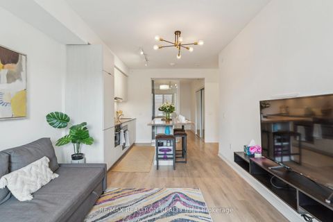 Photo 17 at 325 - 158 Front Street E, Moss Park, Toronto