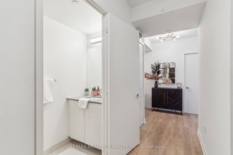 Photo 21 at 325 - 158 Front Street E, Moss Park, Toronto