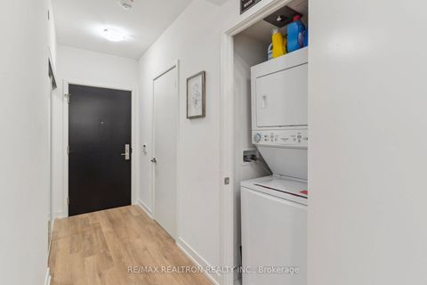 Photo 22 at 325 - 158 Front Street E, Moss Park, Toronto