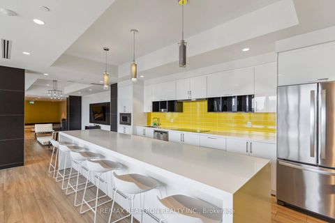 Photo 29 at 325 - 158 Front Street E, Moss Park, Toronto