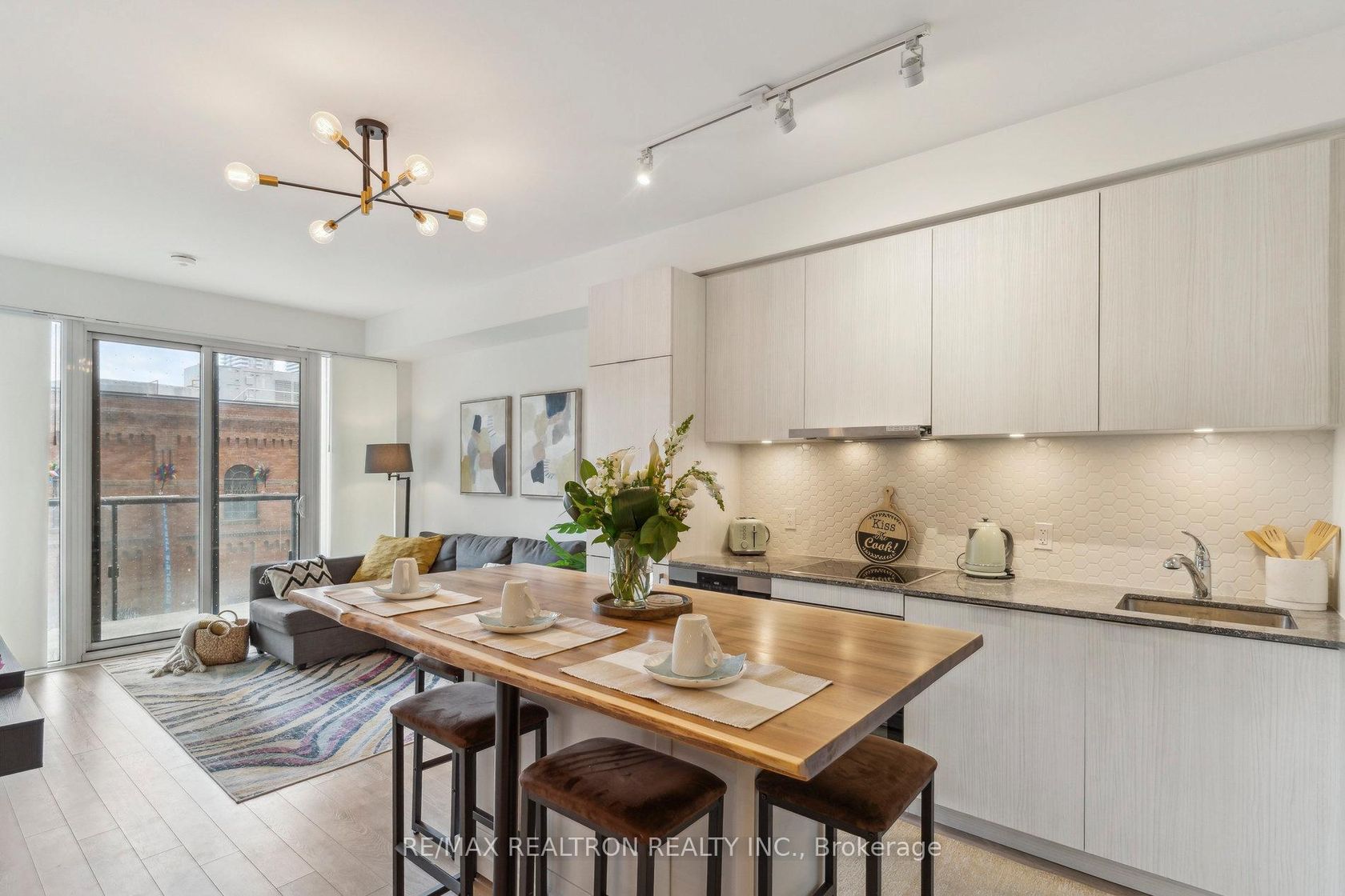 325 - 158 Front Street E, Moss Park, Toronto 