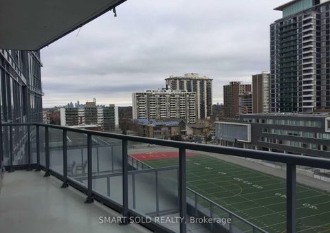 Photo 4 at 810 - 30 Roehampton Avenue, Mount Pleasant West, Toronto
