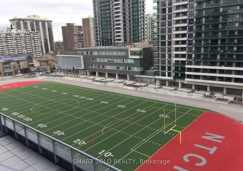 Photo 5 at 810 - 30 Roehampton Avenue, Mount Pleasant West, Toronto