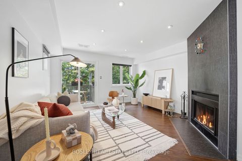 Photo 2 at B - 889 Adelaide Street W, Niagara, Toronto