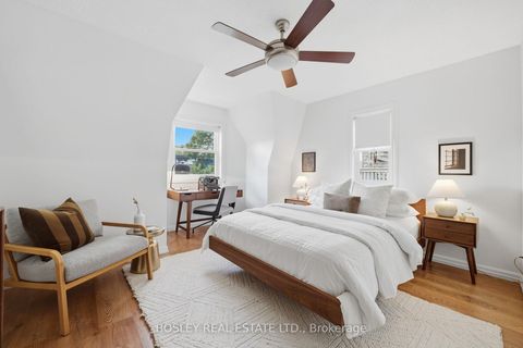 Photo 23 at B - 889 Adelaide Street W, Niagara, Toronto