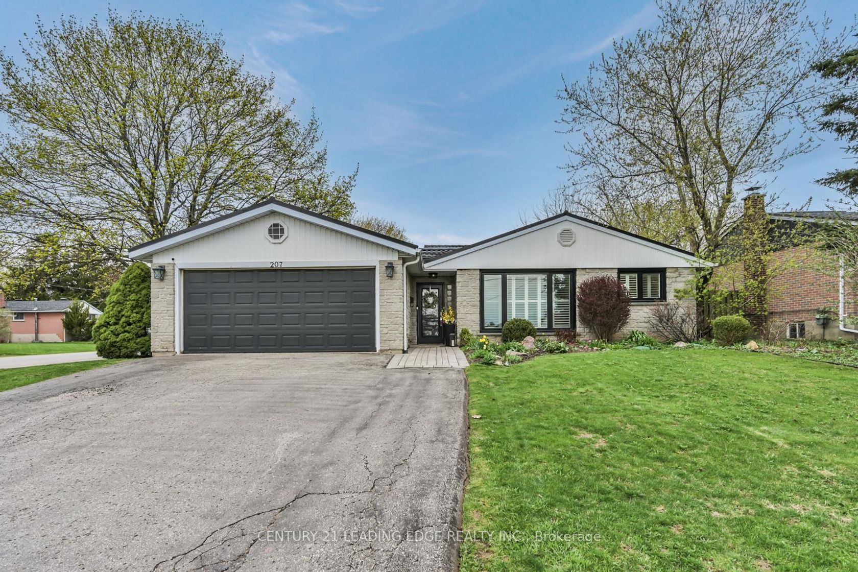 207 Yeates Avenue, Painswick North, Barrie photo number 2