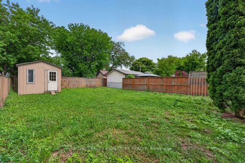 Photo 40 at 297 Kennedy Road, Cliffside, Toronto
