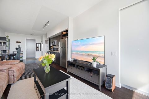 Photo 17 at 3114 - 105 THE QUEENSWAY, Swansea, Toronto