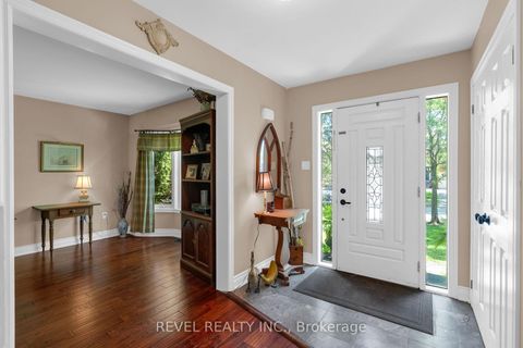 Photo 2 at 33 Falling Brook Drive, Bayshore, Barrie