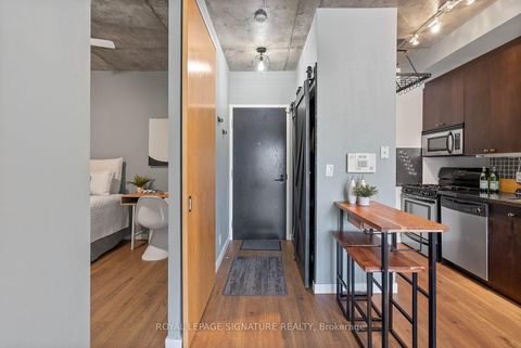 Photo 2 at 411 - 1 Shaw Street, Niagara, Toronto