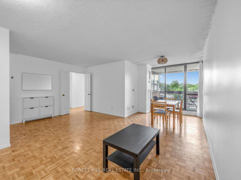 Photo 6 at 446 - 53 McCaul Street, Chinatown, Toronto