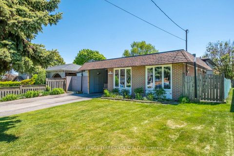 Photo 2 at 971 Oklahoma Drive, West Shore, Pickering