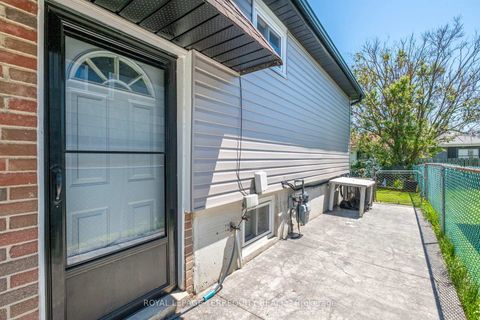 Photo 42 at 971 Oklahoma Drive, West Shore, Pickering
