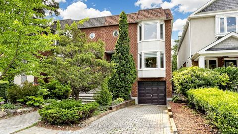 Photo 0 at 31 Bowood Avenue, Lawrence Park North, Toronto