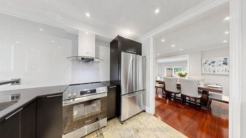 Photo 7 at 31 Bowood Avenue, Lawrence Park North, Toronto