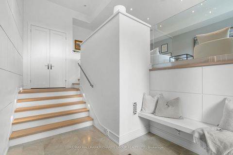 Photo 2 at 21 Stuart Crescent, Westgate, Toronto