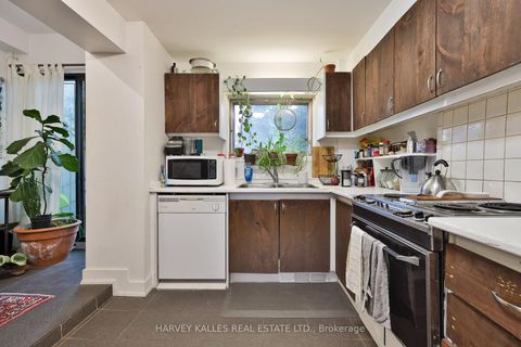 Photo 9 at 131 George Street, Moss Park, Toronto