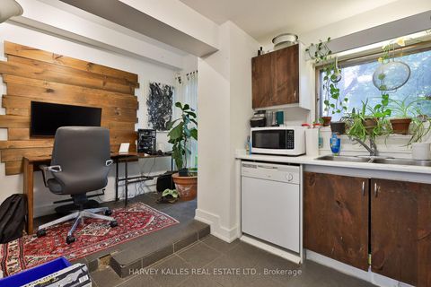 Photo 10 at 131 George Street, Moss Park, Toronto