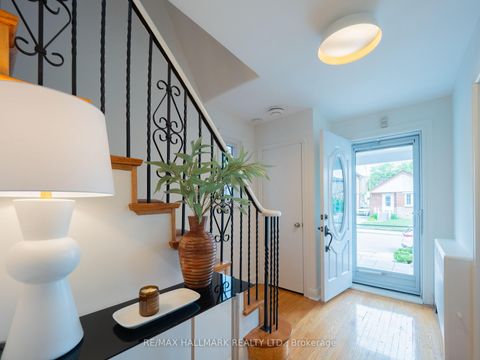 Photo 2 at 51 Floyd Avenue, Broadview North, Toronto