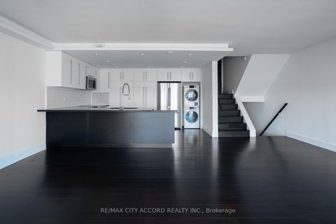 Photo 7 at 2018 - 33 Harbour Square, Waterfront Communities C1, Toronto