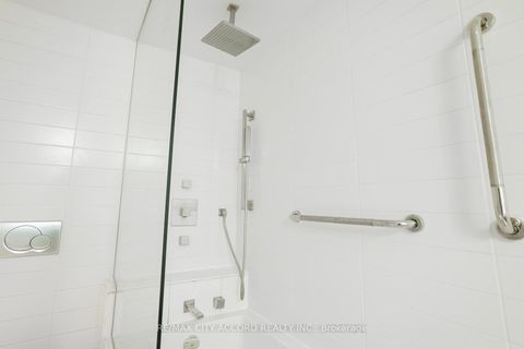 Photo 19 at 2018 - 33 Harbour Square, Waterfront Communities C1, Toronto