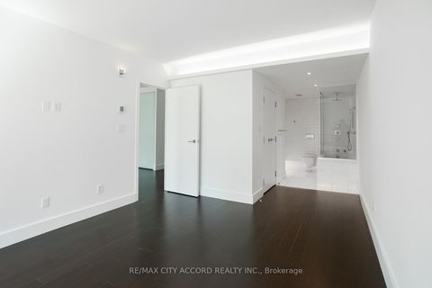 Photo 20 at 2018 - 33 Harbour Square, Waterfront Communities C1, Toronto