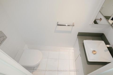Photo 21 at 2018 - 33 Harbour Square, Waterfront Communities C1, Toronto
