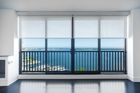 Photo 25 at 2018 - 33 Harbour Square, Waterfront Communities C1, Toronto