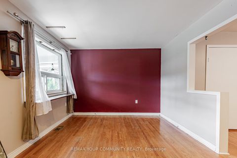 Photo 5 at 48 CAYUGA Avenue, Smythe, Toronto