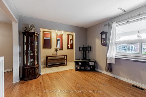 Photo 7 at 48 CAYUGA Avenue, Smythe, Toronto