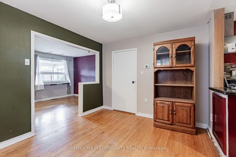 Photo 8 at 48 CAYUGA Avenue, Smythe, Toronto