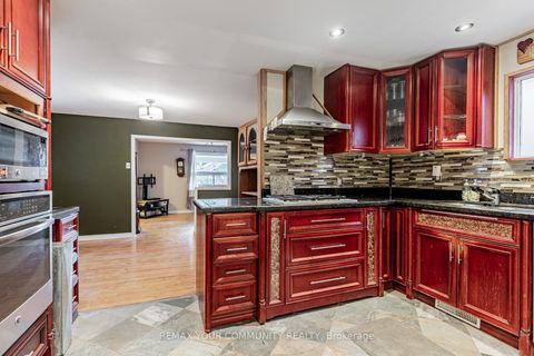 Photo 15 at 48 CAYUGA Avenue, Smythe, Toronto