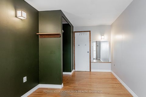 Photo 17 at 48 CAYUGA Avenue, Smythe, Toronto