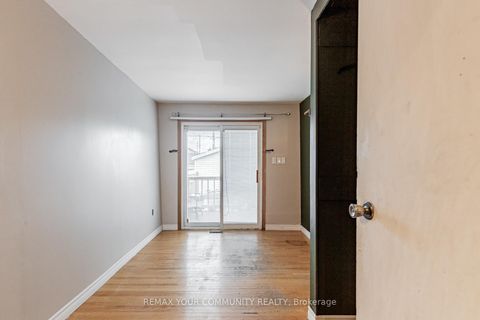 Photo 18 at 48 CAYUGA Avenue, Smythe, Toronto