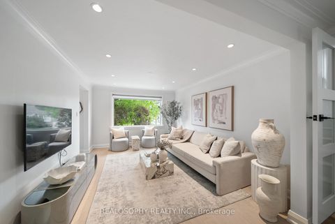 Photo 4 at 69 Squires Avenue, Parkview, Toronto
