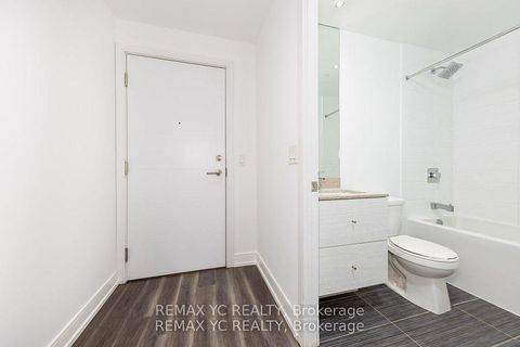 Photo 10 at 217 - 525 Adelaide Street W, Waterfront Communities C1, Toronto