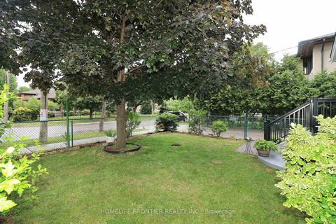 Photo 1 at 32 Coules Court, Alderwood, Toronto