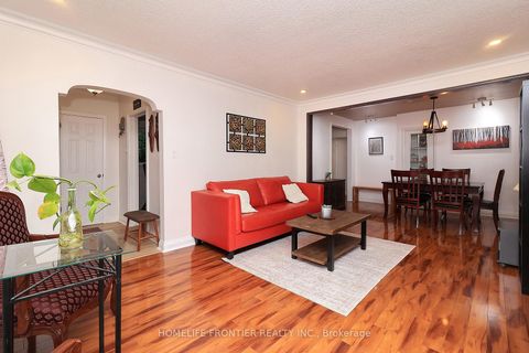 Photo 2 at 32 Coules Court, Alderwood, Toronto