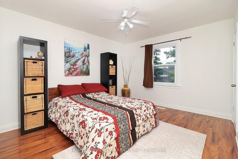 Photo 9 at 32 Coules Court, Alderwood, Toronto