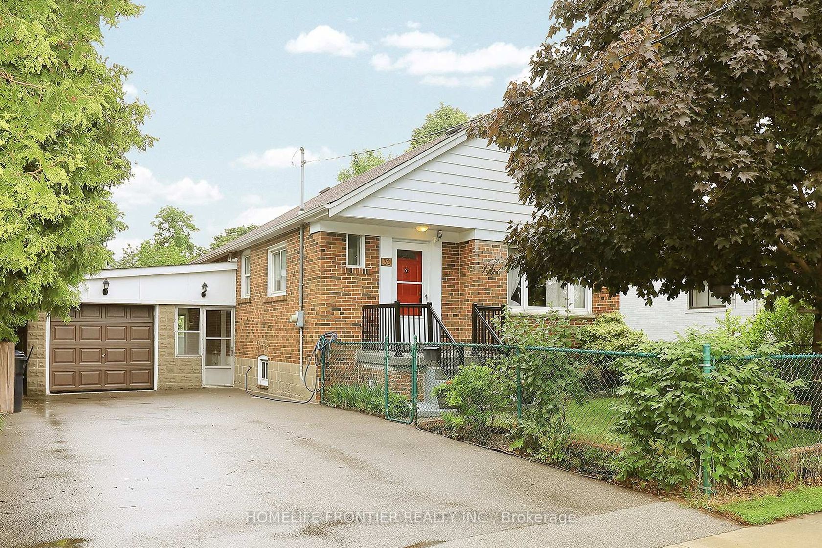 32 Coules Court, Alderwood, Toronto 
