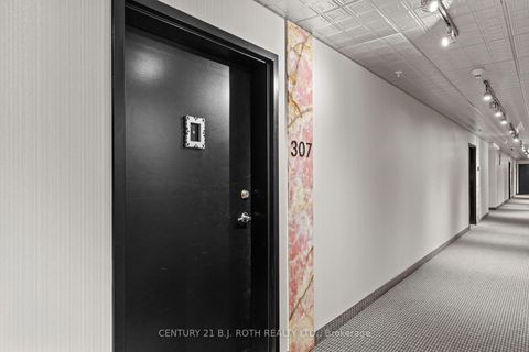 Photo 4 at 307 - 300 Essa Road, 400 West, Barrie