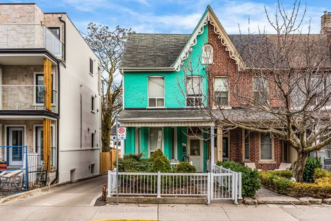Photo 2 at 11 Foxley Street, Bellwoods, Toronto