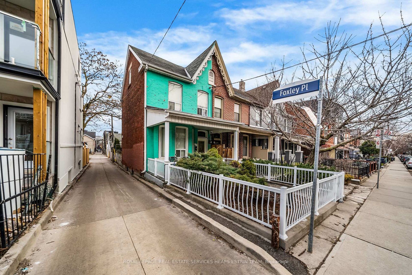 11 Foxley Street, Bellwoods, Toronto 