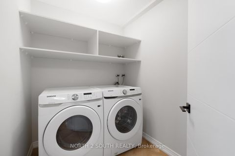 Photo 4 at 304 - 7 Townsgate Drive, Yorkhill, Vaughan