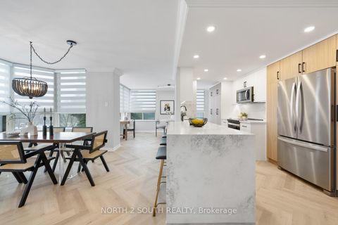 Photo 19 at 304 - 7 Townsgate Drive, Yorkhill, Vaughan