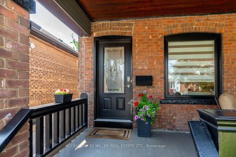 Photo 5 at 137 Springdale Boulevard, East York, Toronto