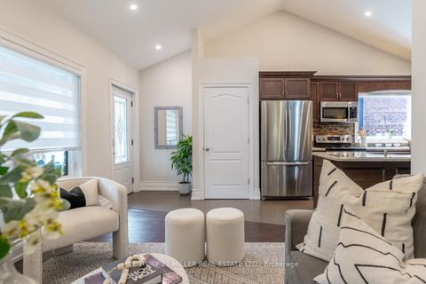 Photo 9 at 137 Springdale Boulevard, East York, Toronto
