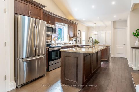 Photo 10 at 137 Springdale Boulevard, East York, Toronto